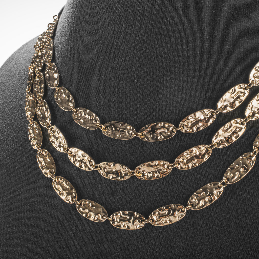 Collier Triple Rang Médaillons Martelés Doré