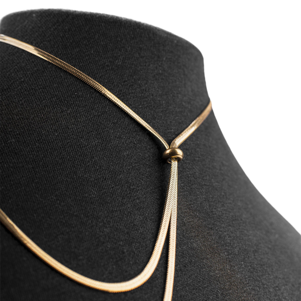 Collier sautoir doré multi-rangs à maille serpent ajustable