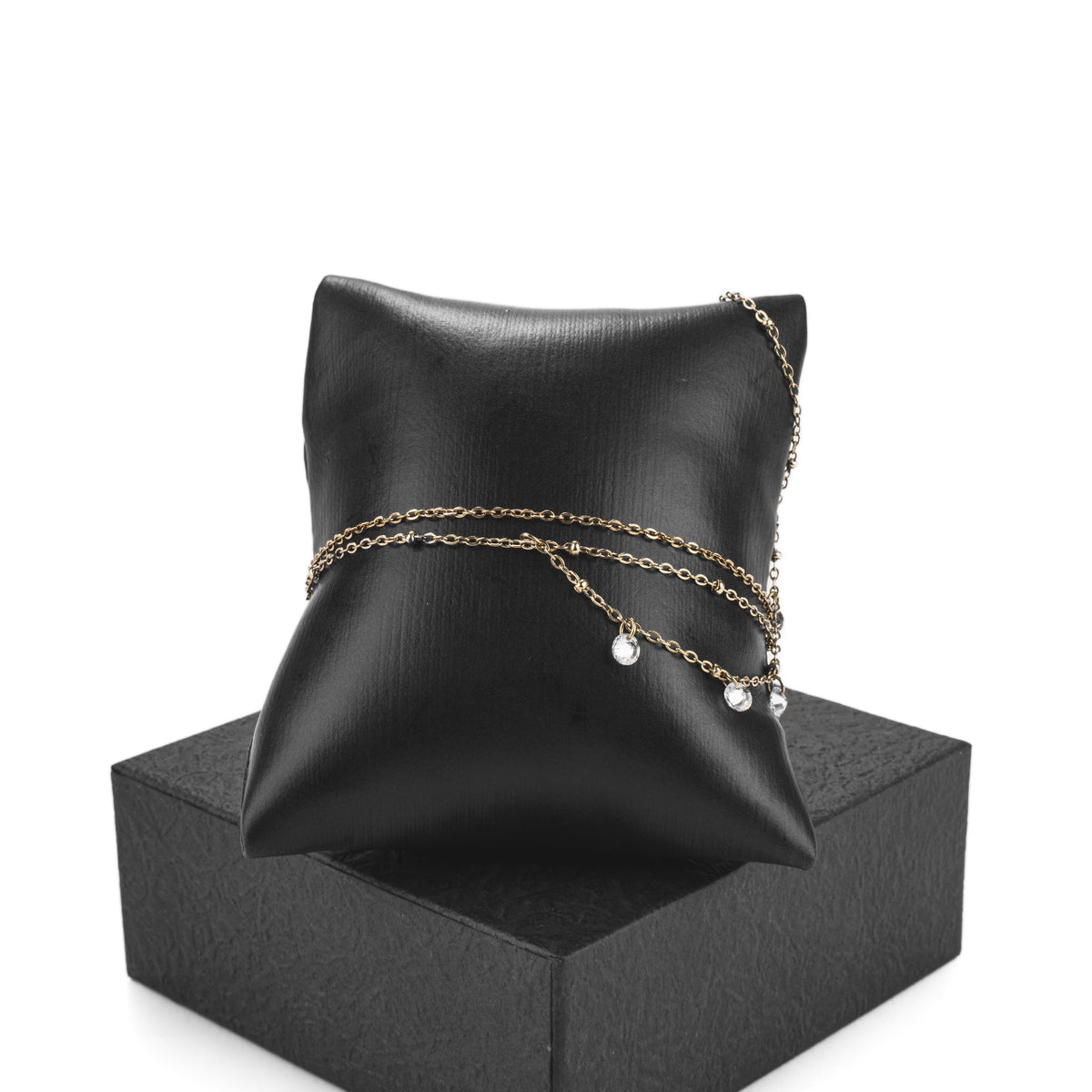 Collier de main doré avec pierres effet diamant